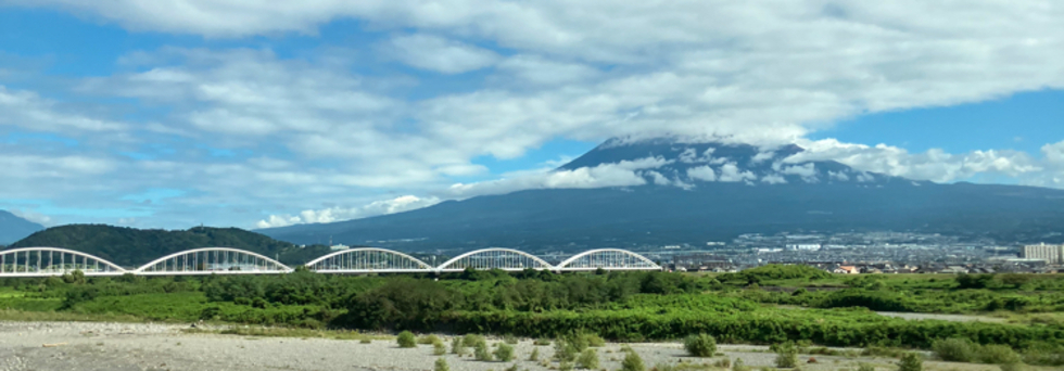 レビュアーのカバー画像