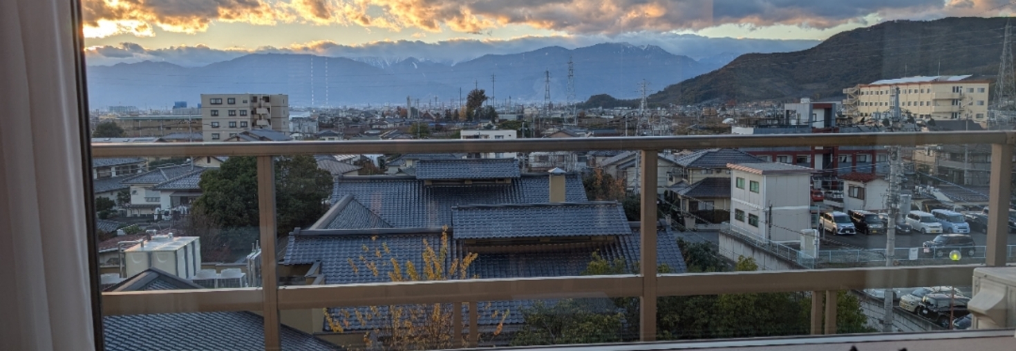 レビュアーのカバー画像