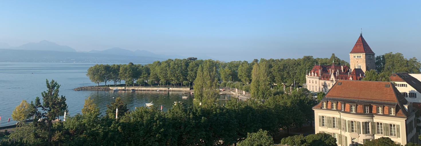 レビュアーのカバー画像