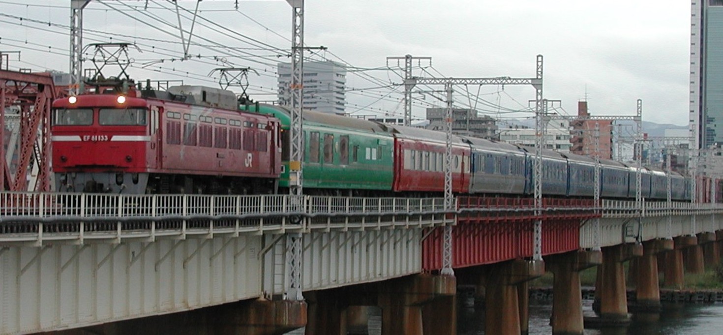 レビュアーのカバー画像