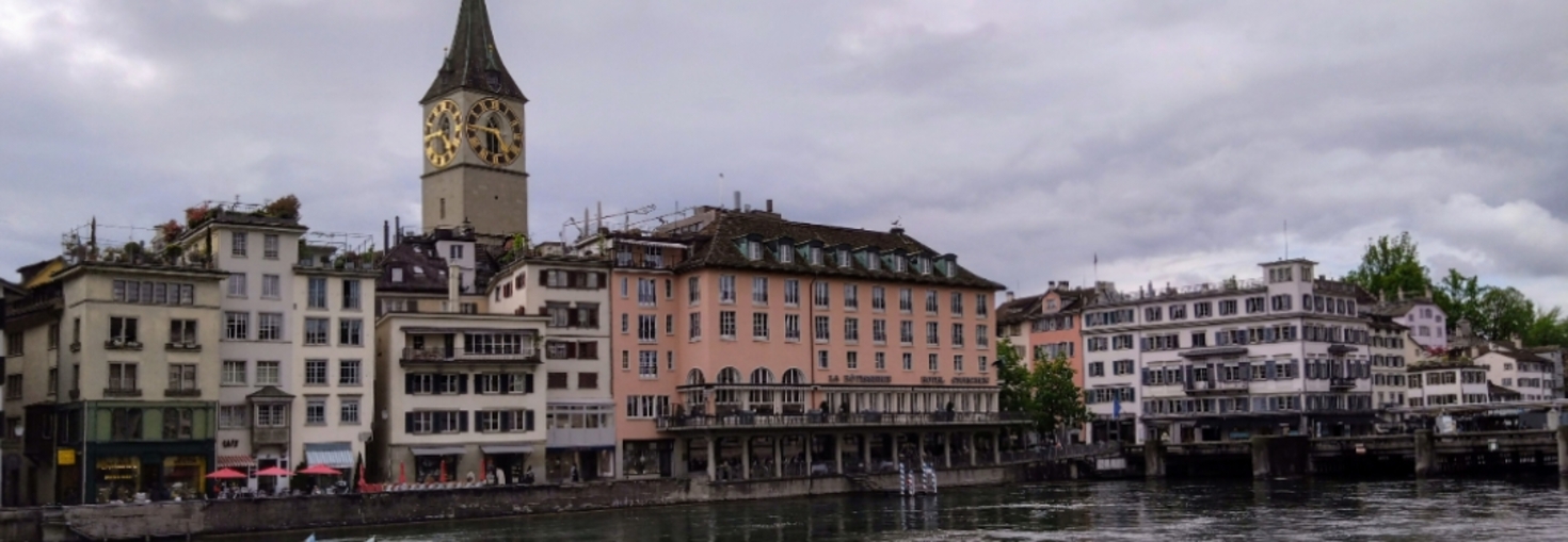 レビュアーのカバー画像