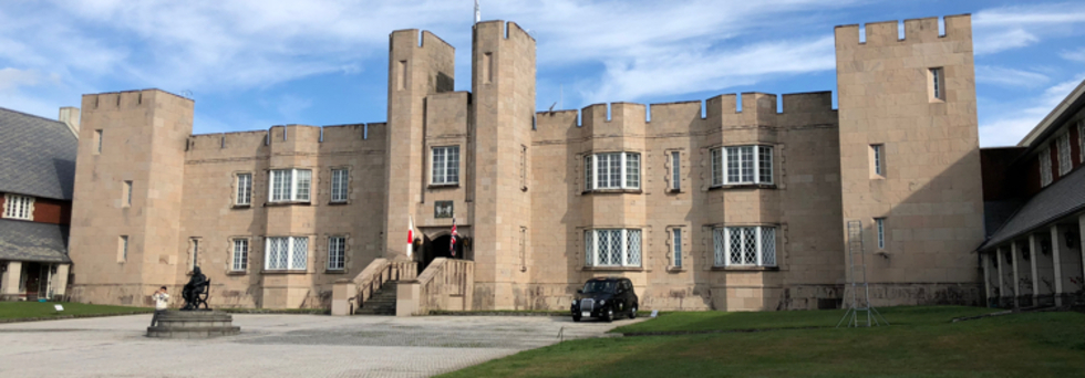 レビュアーのカバー画像