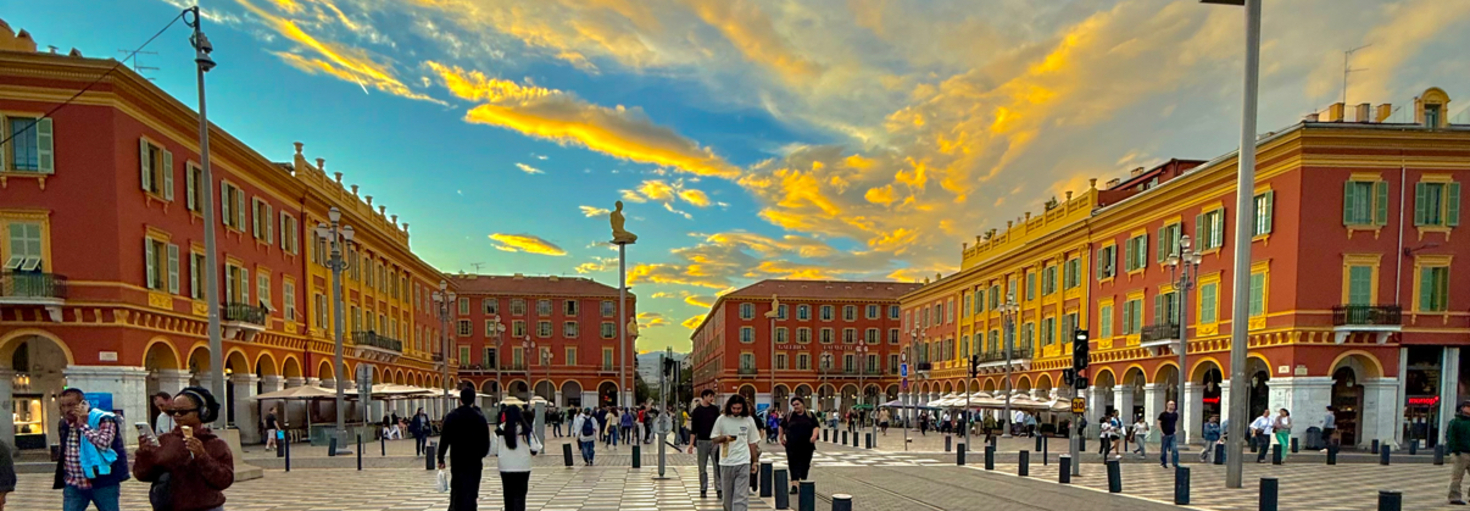 レビュアーのカバー画像