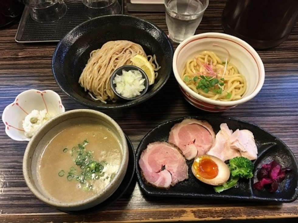 レビュアーのカバー画像