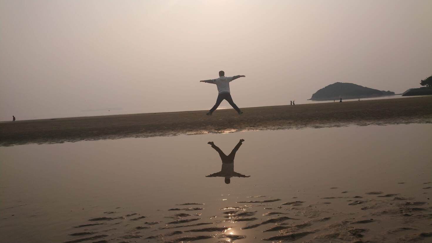 レビュアーのカバー画像