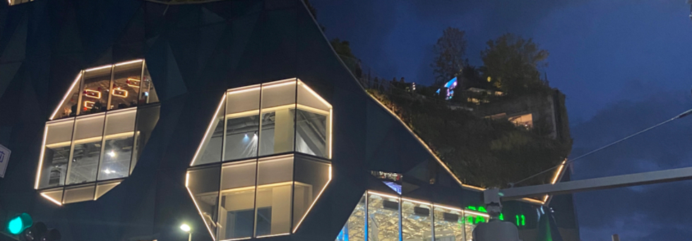 レビュアーのカバー画像