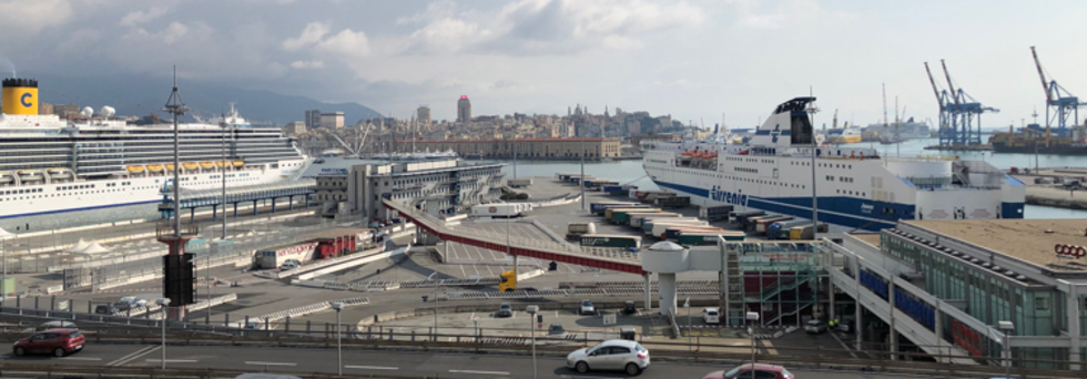 レビュアーのカバー画像