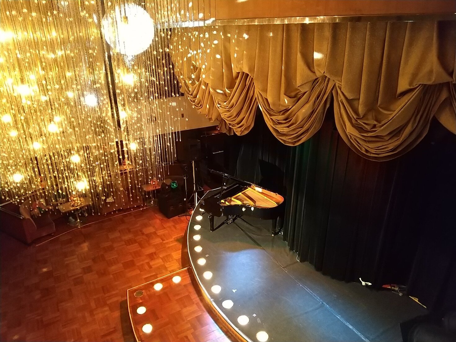 レビュアーのカバー画像