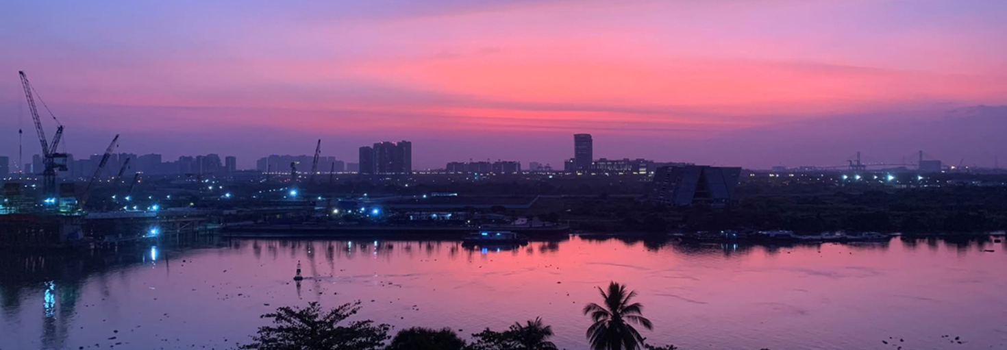 レビュアーのカバー画像