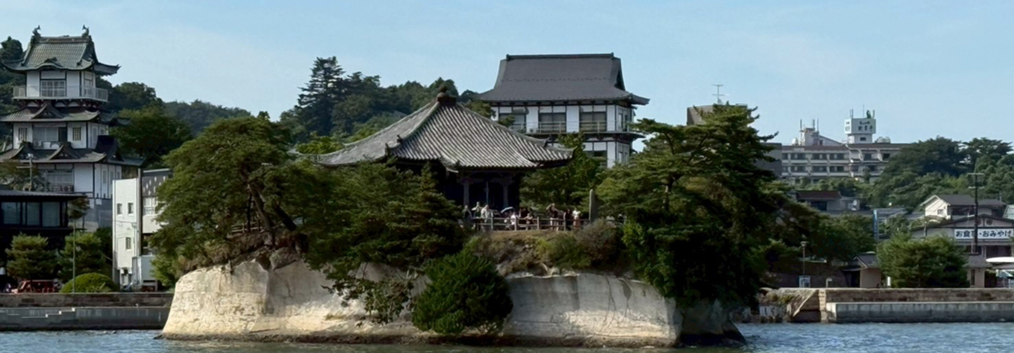 レビュアーのカバー画像