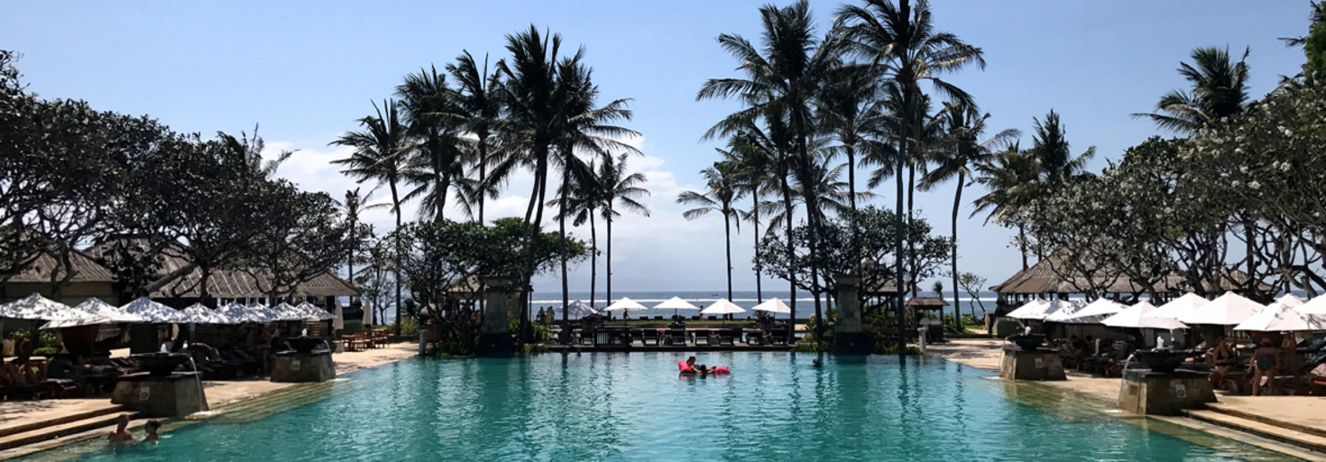 レビュアーのカバー画像