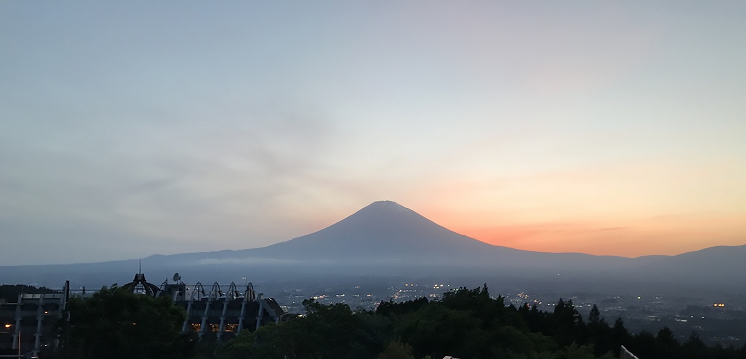 レビュアーのカバー画像