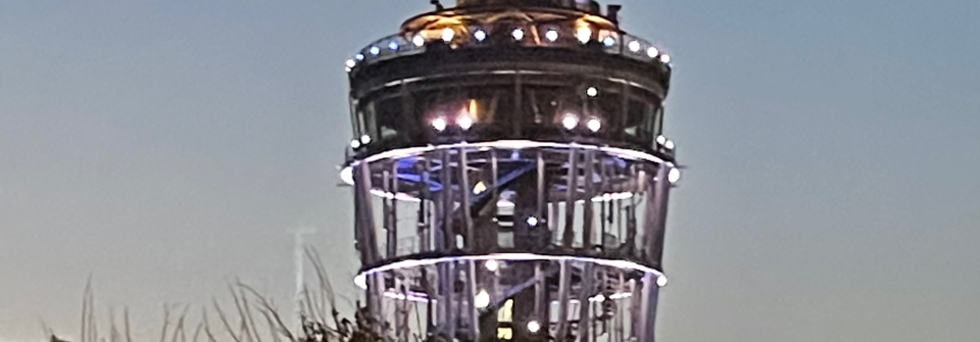 レビュアーのカバー画像