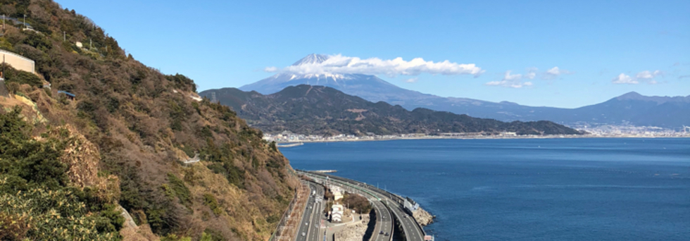 レビュアーのカバー画像