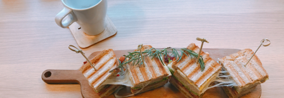 レビュアーのカバー画像