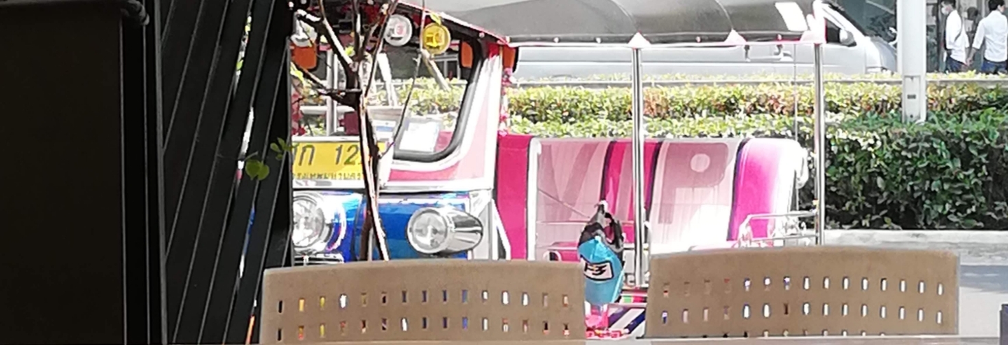 レビュアーのカバー画像